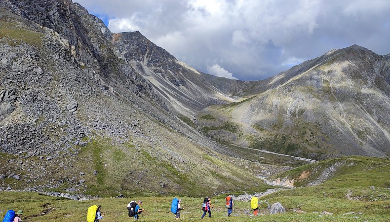 Подгольцовая зона Восточного Саяна
