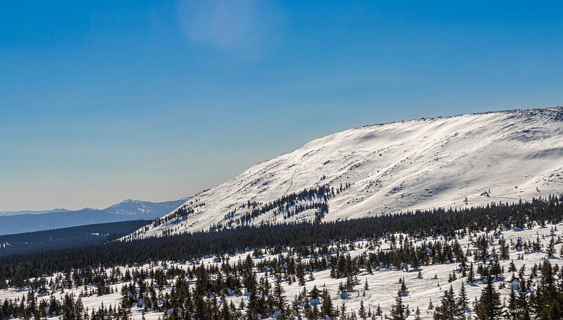 Вид на г. Поперечную
