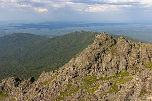 Вершина Сухогорского камня (Казанского). Вид на Васильевский камень