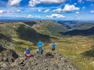 Отдых на краю обрыва. Фото - Лена Сенцова